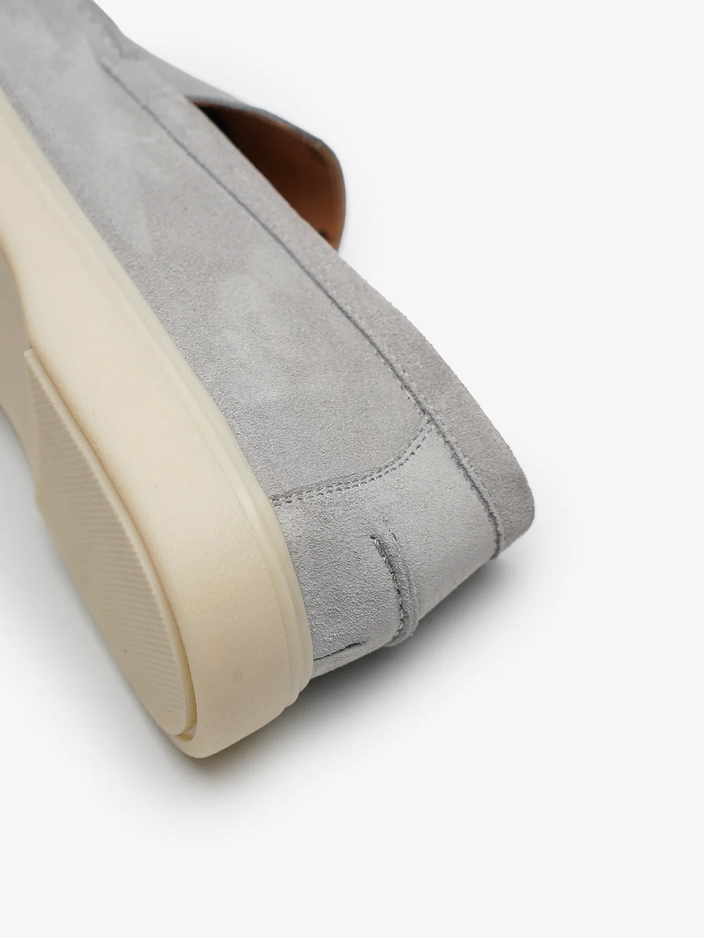 Mocassins Premium en Daim Gris Clair – Élégance Italienne